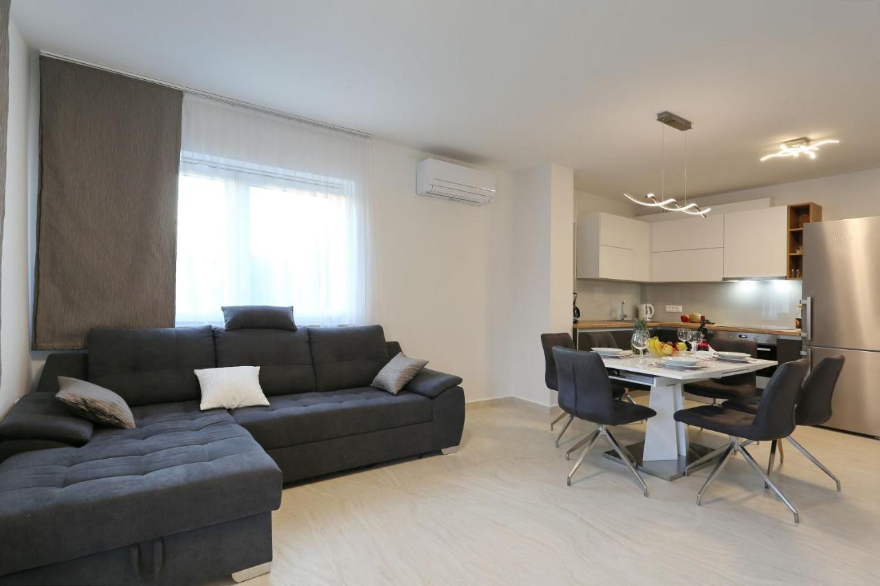 Villa Ankora 1 With Heated Pool Biograd Na Moru Exterior photo